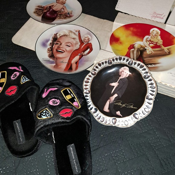 Valentine's Day SPECIAL! Marilyn Monroe Treasure Chest! - Picture 5 of 11